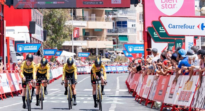 La Vuelta Femenina 2023: etap 1. Drużynówka dla Jumbo-Visma