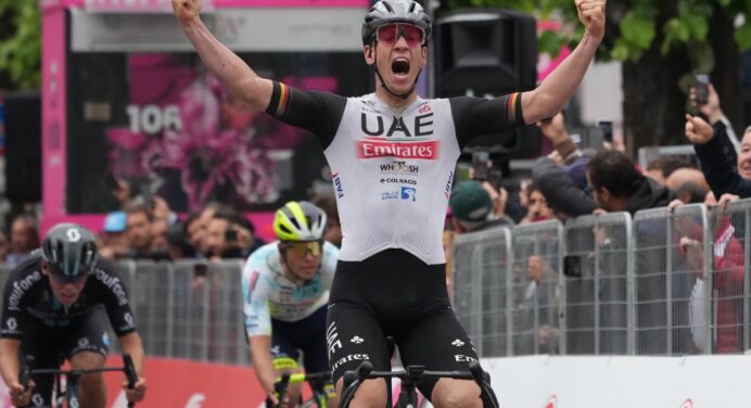 Giro d’Italia 2023: etap 11. Szczęście Pascala Ackermanna, dramat Harta