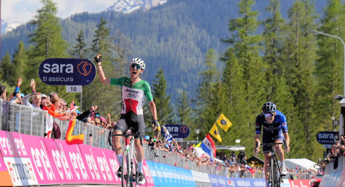 Giro d’Italia 2023: etap 18. Filippo Zana uszczęśliwił Włochy