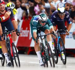Kaden Groves na kresce ostatniego etapu Vuelta a Espana 2023