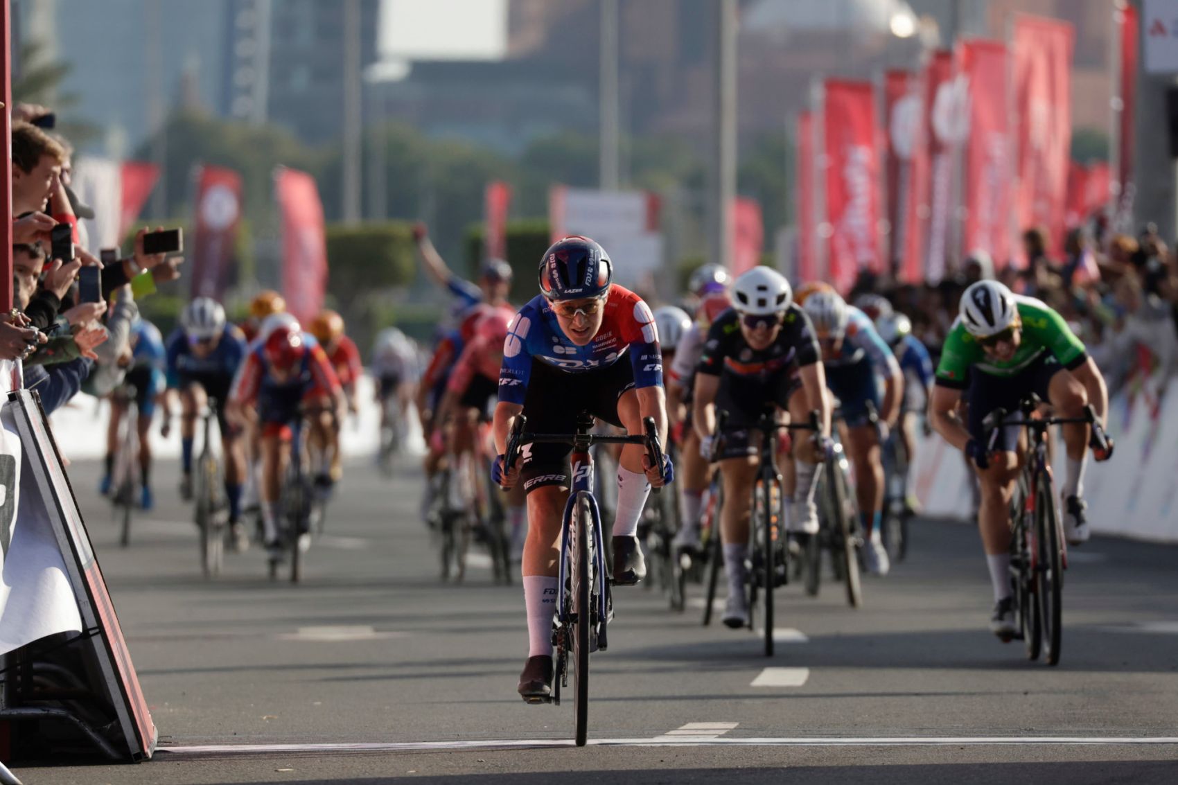 UAE Tour Women 2024: etap 4. Niesamowita Amber Kraak, podium Darii Pikulik