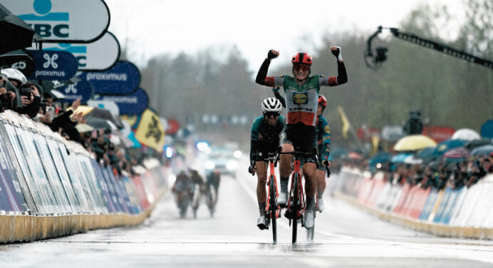 Na maksa, po zwycięstwo. Jak Elisa Longo Borghini wygrała Ronde van Vlaanderen?