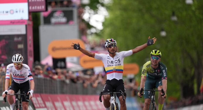 Giro d’Italia 2024: etap 1. Jhonatan Narvaez pokonał Tadeja Pogacara