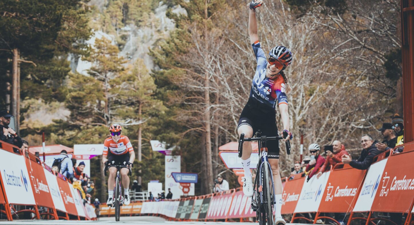 La Vuelta Femenina 2024: etap 6. Triumf Muzic, Vollering się umacnia