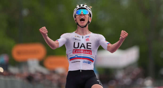 Giro d’Italia 2024: etap 2. Triumf Tadeja Pogacara na Oropie