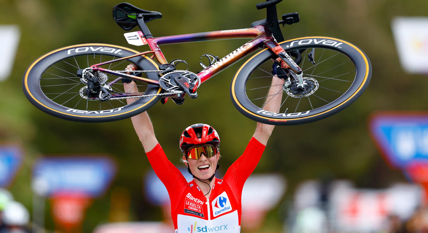 La Vuelta Femenina 2024: etap 8. Podwójny triumf Demi Vollering
